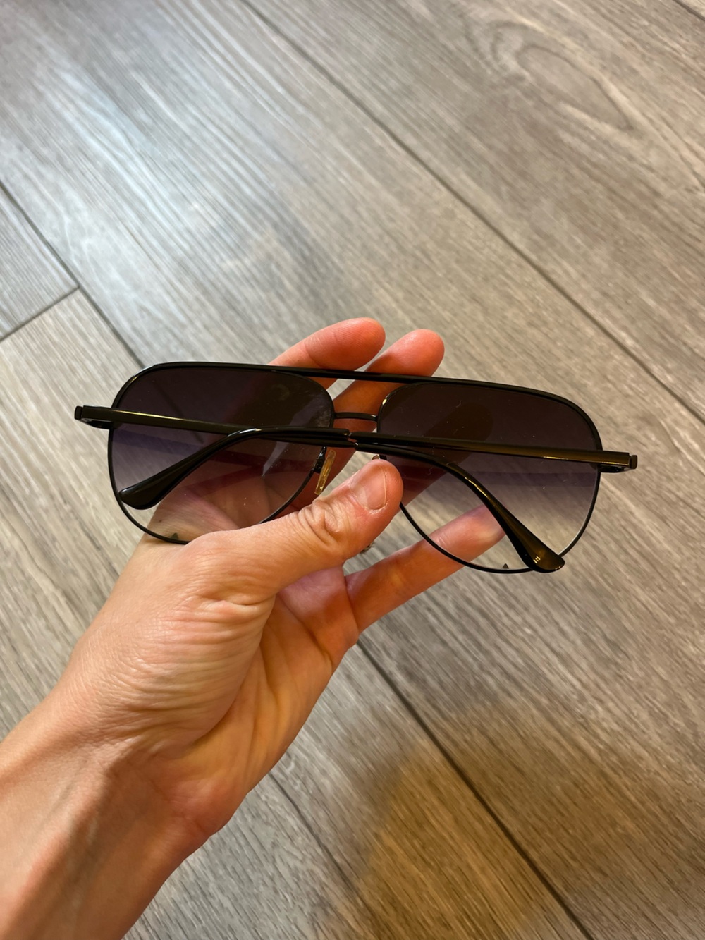 QUAY Australia High Key Mini Sunglasses in a black metal aviator frame - Women’s - Picture 4 of 6